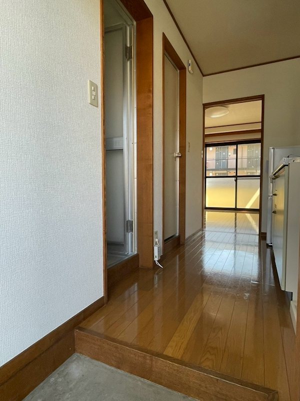 丸二ハイム和地山 玄関