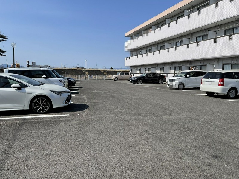 サンハイツ栗真 駐車場