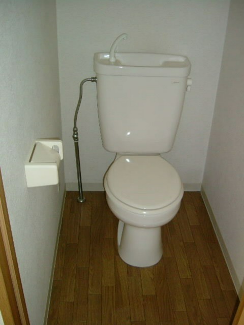 ファーストステージ町屋 温水洗浄便座に交換済