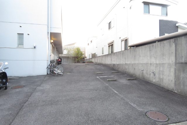 園山ハウス 駐車場