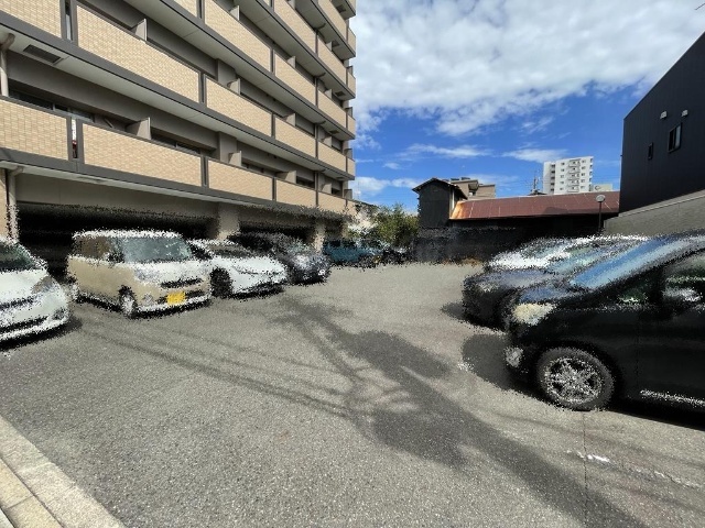 ブリリアントガーデンⅡ 駐車場
