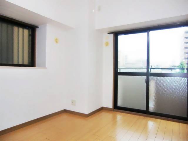 サンモール菊井 ２面採光で明るいお部屋です