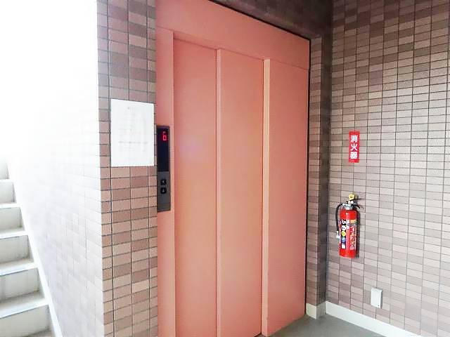 サンモール菊井 エレベーターがあります