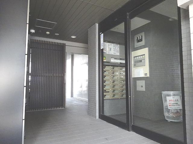 トリニティ那古野 落ち着いた雰囲気のロビーです