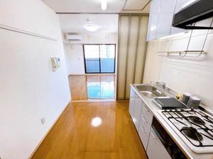 トリニティ那古野 エントランス
