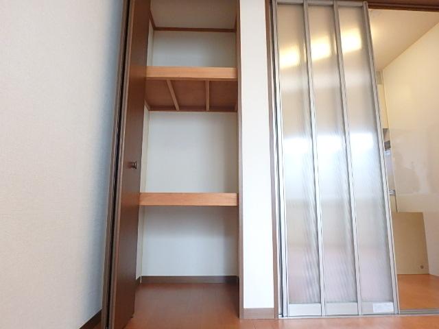 メゾンドール川原 収納