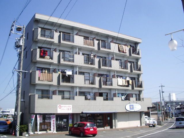 苺マンション 外観です