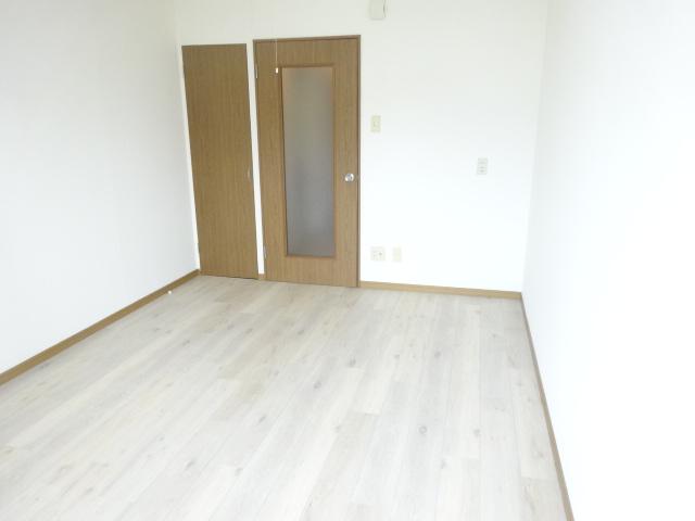 キャッスルハウス田園 ベランダから見た洋室です。
