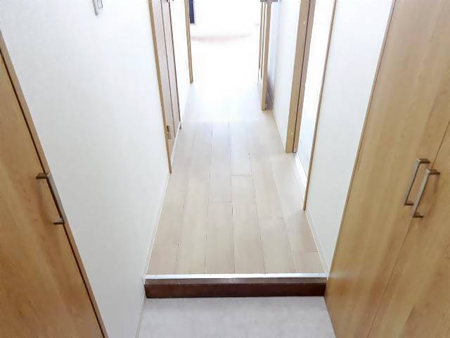 アーバングレーファースト 玄関