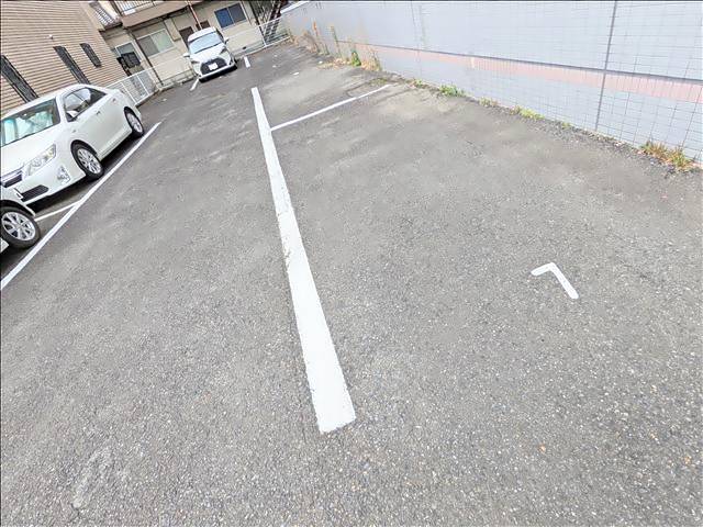 グレイス塩釜 駐車場