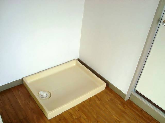 コンドミニアム御器所 室内に洗濯機が置けます。