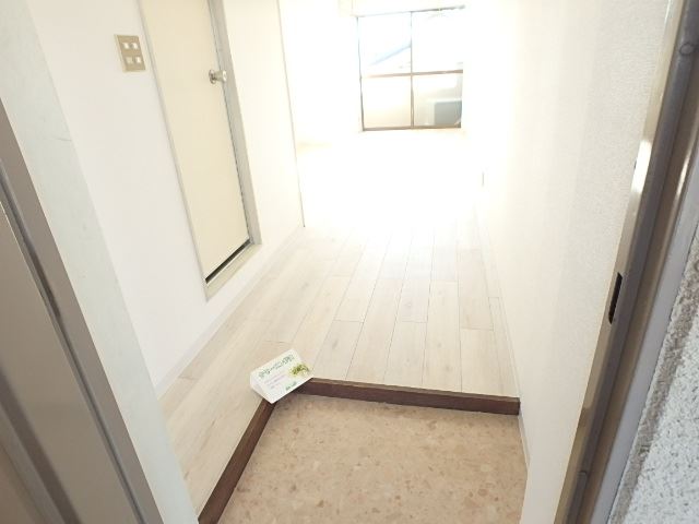 メゾン西畑 玄関