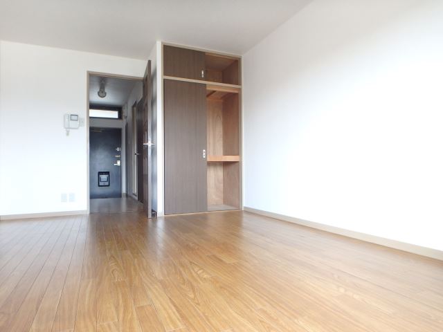 サンライズ シックなお部屋