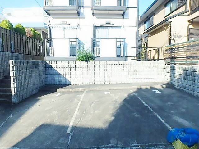 アドバンス２６１ 駐車場