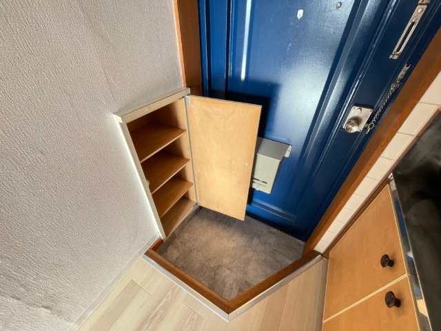 ウィステリア本山 下駄箱