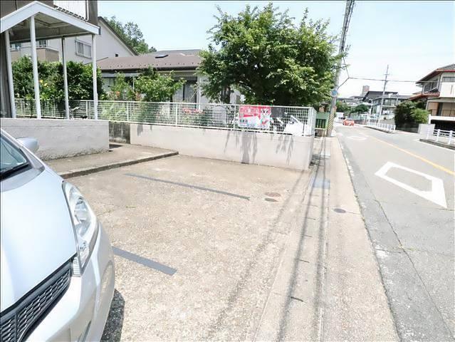 ラフォーレ植田山 駐車場