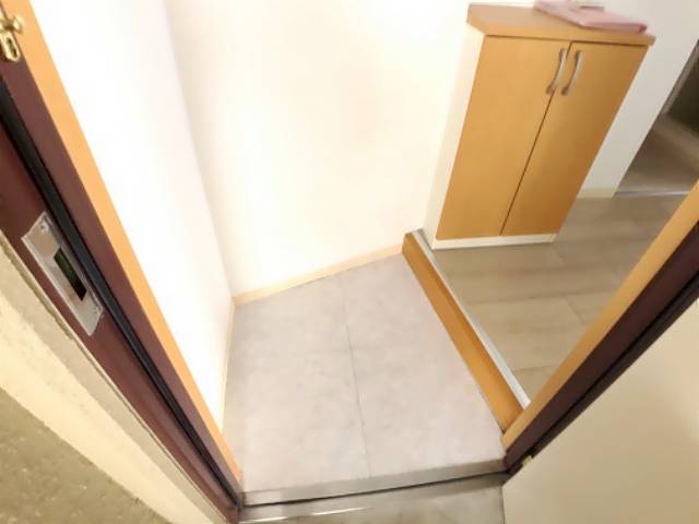 グレースハイツ新栄 玄関