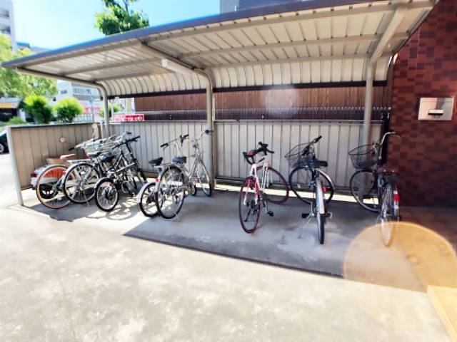 グレースハイツ新栄 駐車場
