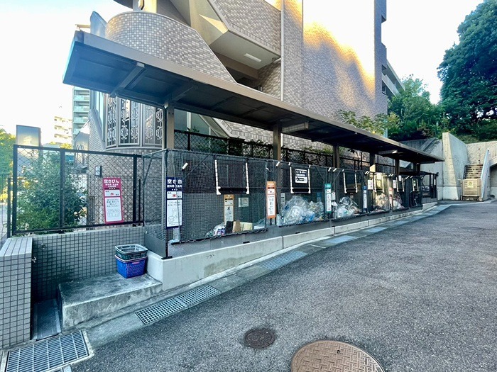 WELLコート山手 ゴミ置き場