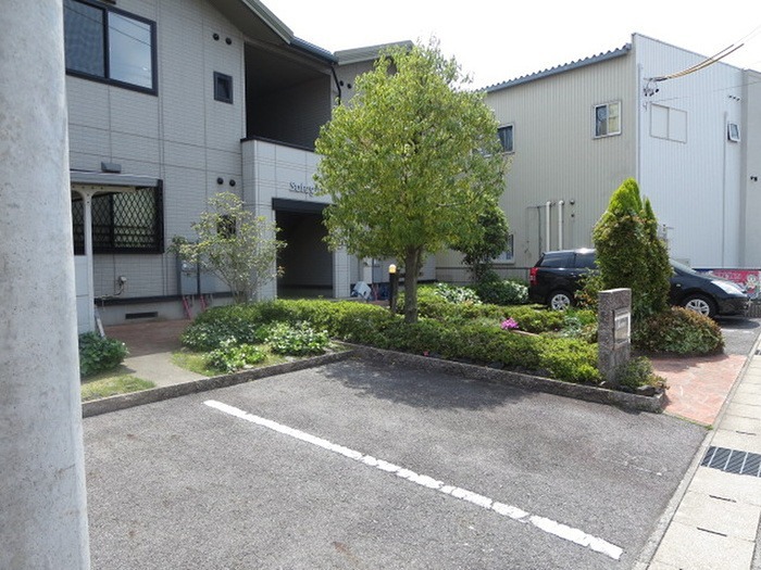 マノワール 駐車場