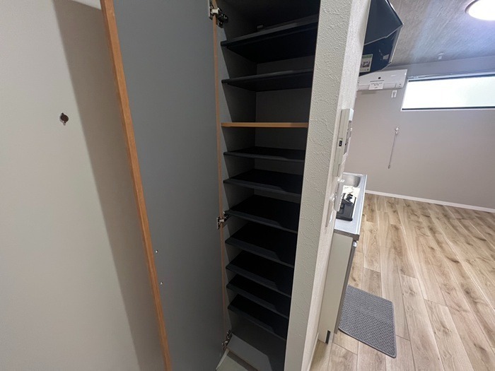 SELENITE平安通駅前 収納