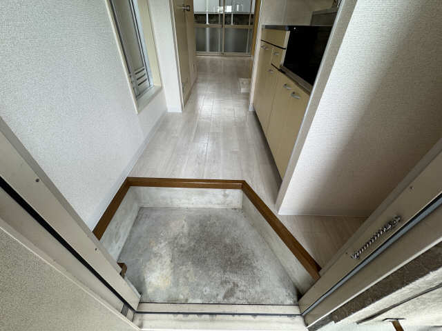 プチメゾン川原 玄関