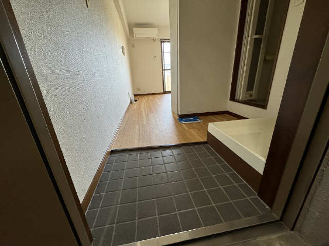 ヴィヴィアンロゼ 玄関