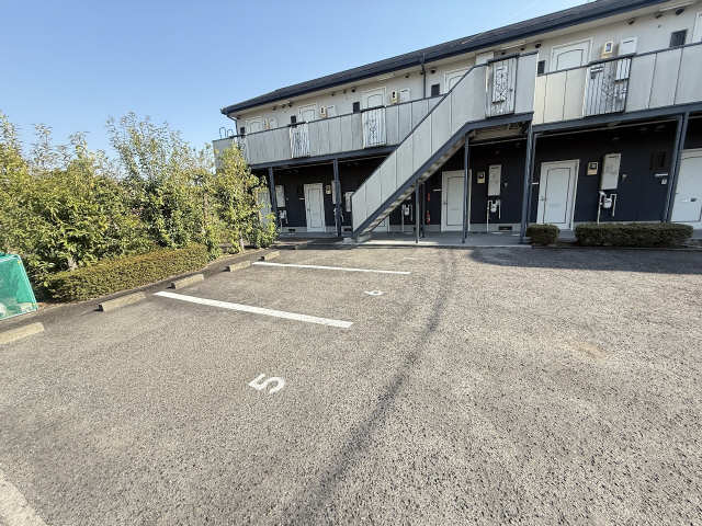 ネスパルド御幸山 駐車場