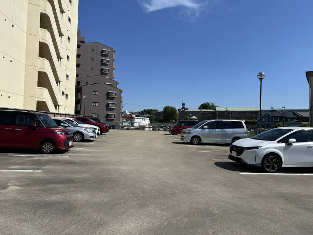 パレスＨＡＫＵＨＯ 駐車場