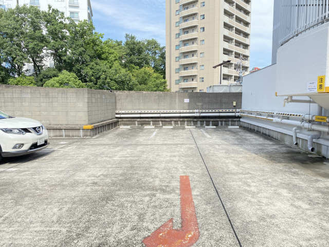 ユース山手館 駐車場
