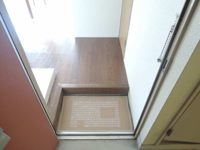 ニシオビル 玄関