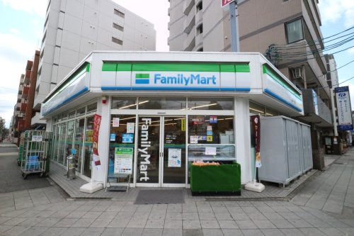 ＳＨＡＦＴ．ＢＬＤ 【コンビニエンスストア】ファミリーマート 新栄一丁目店まで636ｍ