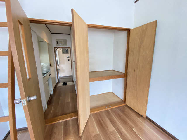 エレガンスＳＡＷＡＤＡ 収納