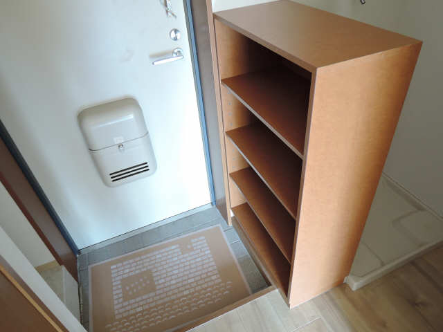 ラフィネ山手 玄関