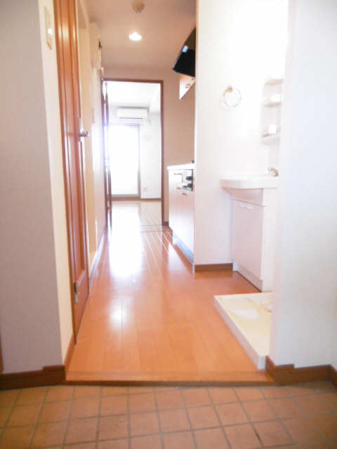 クレスト本山 玄関