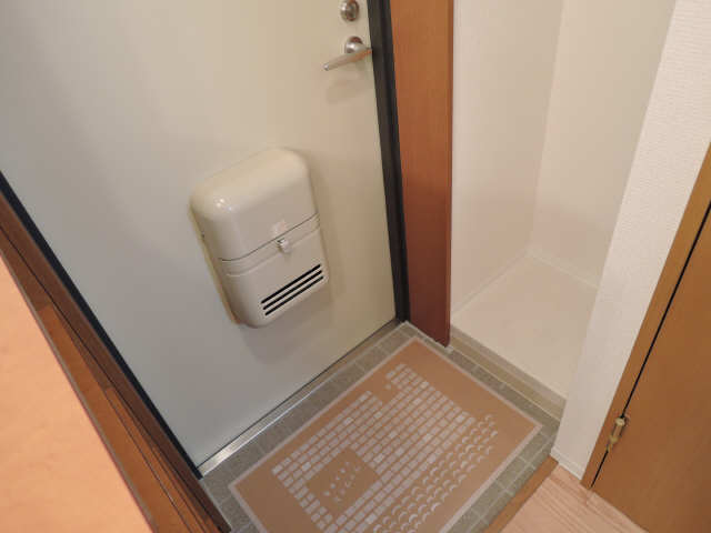 ラフィネ山手 玄関