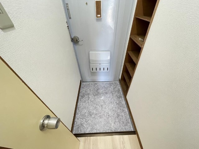 長久手ミツマルビル 玄関