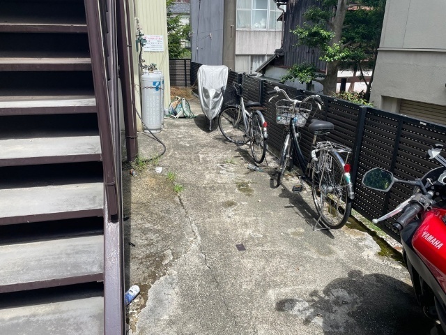 レオン八事　３号館 駐車場