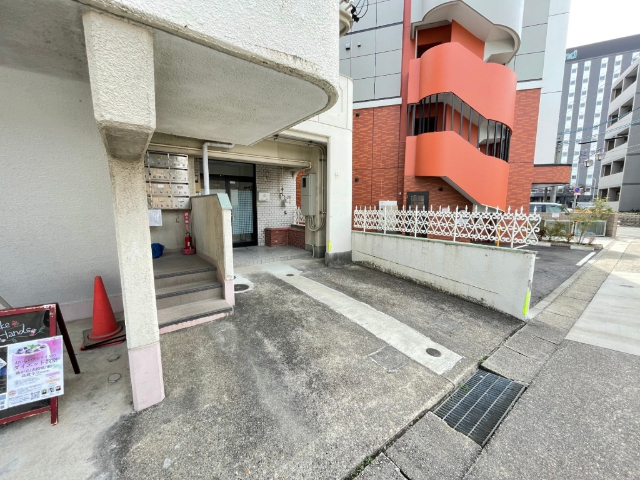 ハシモトビル 駐車場