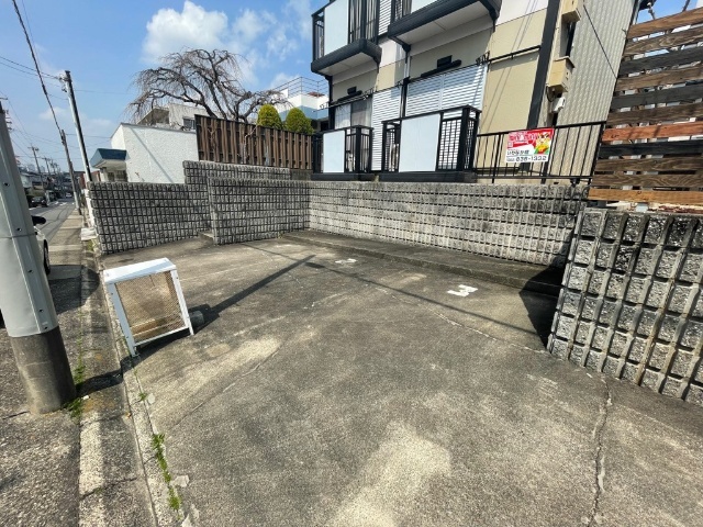 アドバンス２６１ 駐車場