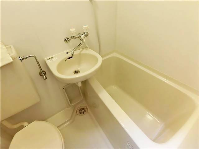 ちくさ正文館Ｓビル 玄関