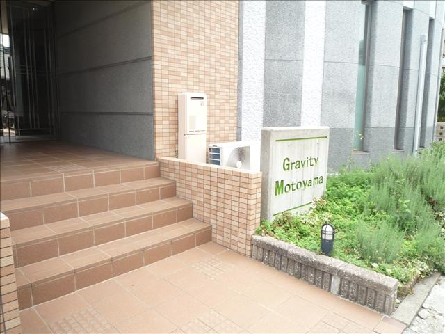 グラヴィティ本山 エントランス