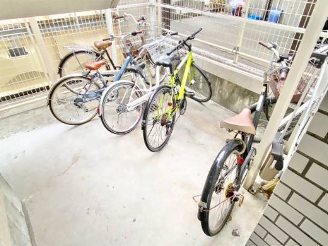 ロイヤル塩釜 入居者専用駐輪場です