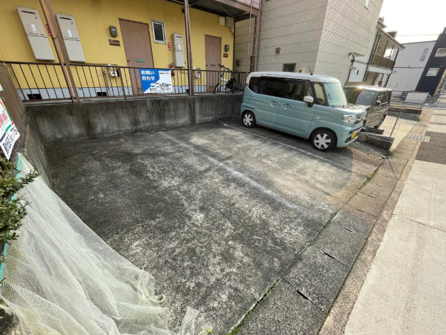 フォーブルハンダ 駐車場