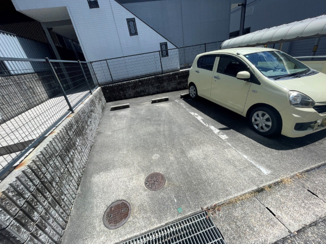 プランドール 駐車場
