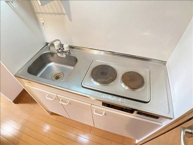 Villa　Cendrillon 2口電気コンロ付きです。