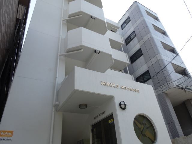 ホワイトマンション 入口