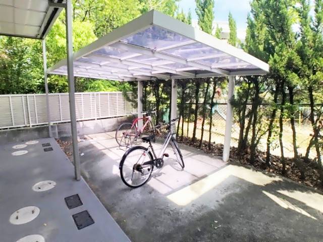 そふぃあ高峯 駐車場