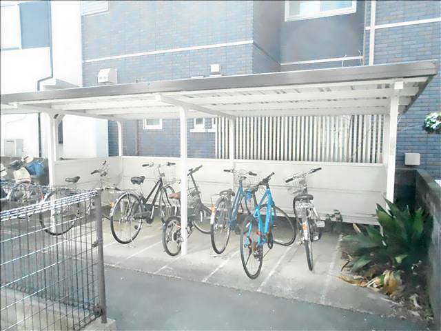 ファルール城北 駐輪場