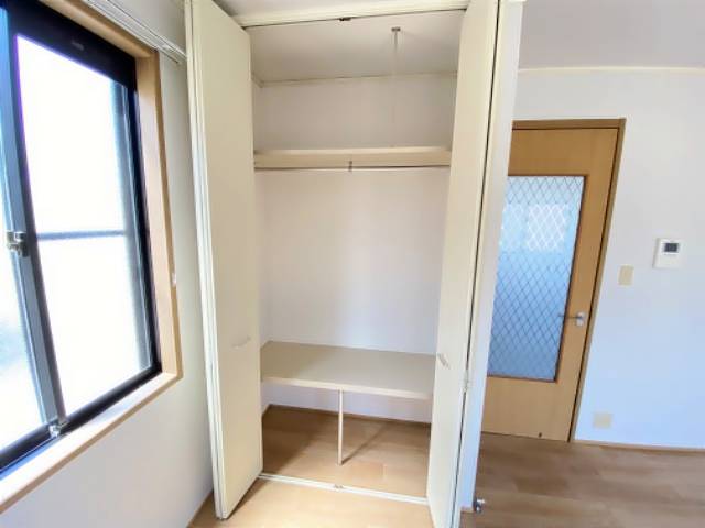 アネックス平和が丘Ⅱ 大容量のクローゼット。１人分の荷物であれば余裕で収納できます